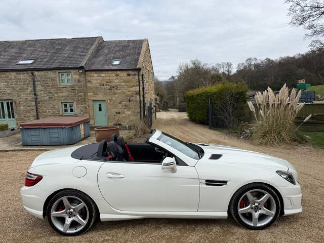 Mercedes-Benz SLK 2.1 SLK250 CDI BlueEfficiency AMG Sport G-Tronic+ Euro 5 (s/s) 2dr Convertible Diesel White