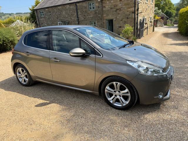 2012 Peugeot 208 1.4 HDi Allure Euro 5 5dr