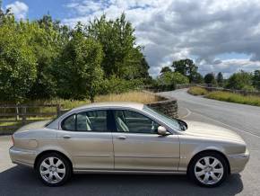 JAGUAR X-TYPE 2004 (54) at Motobarn Harrogate Harrogate