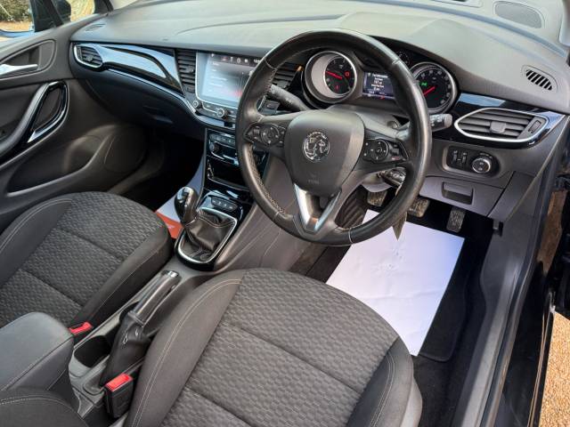2018 Vauxhall Astra 1.6 CDTi ecoTEC BlueInjection SRi Nav Euro 6 (s/s) 5dr