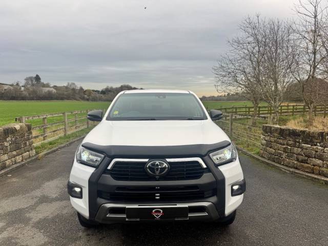 2022 Toyota Hilux 2.8 D-4D Invincible X Auto 4WD Euro 6 (s/s) 4dr