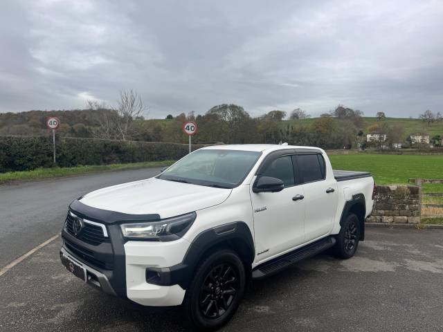 2022 Toyota Hilux 2.8 D-4D Invincible X Auto 4WD Euro 6 (s/s) 4dr