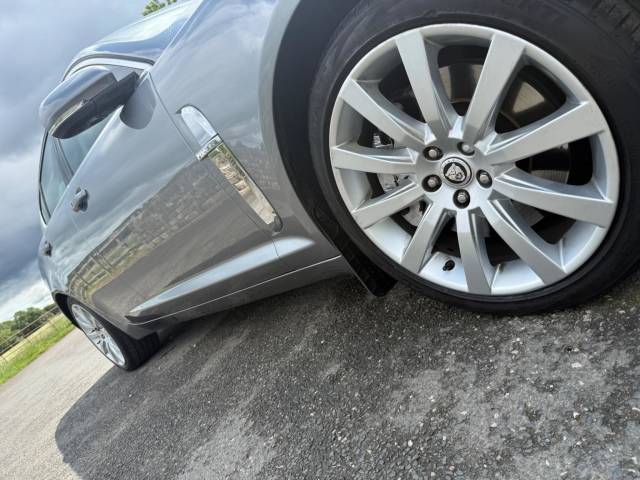 2010 Jaguar XF 3.0d V6 Premium Luxury Auto Euro 5 4dr
