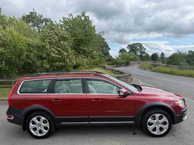 Volvo XC70 2.4 D5 SE Lux Geartronic AWD Euro 5 5dr Estate Diesel Red