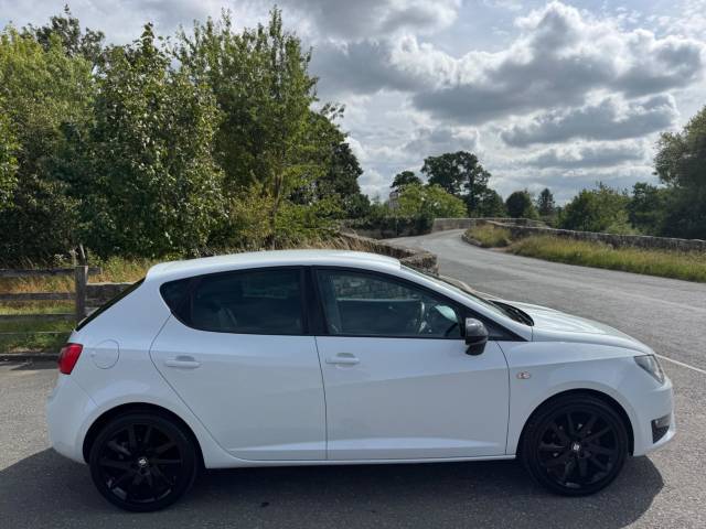 SEAT Ibiza 1.2 TSI FR Black Euro 5 5dr Hatchback Petrol White